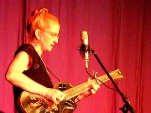 Del Rey with resonator