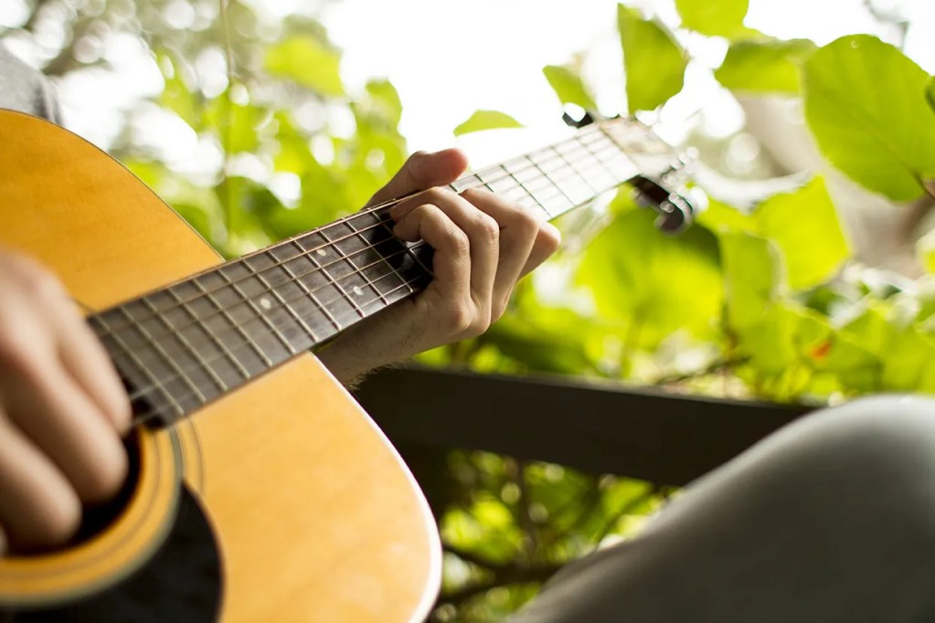 acoustic-guitar-post-image