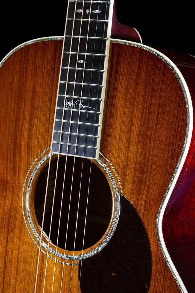 Santa Cruz HT-13 Happy Traum signature acoustic guitar close up