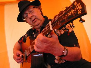 Acoustic guitarist Steve Hicks
